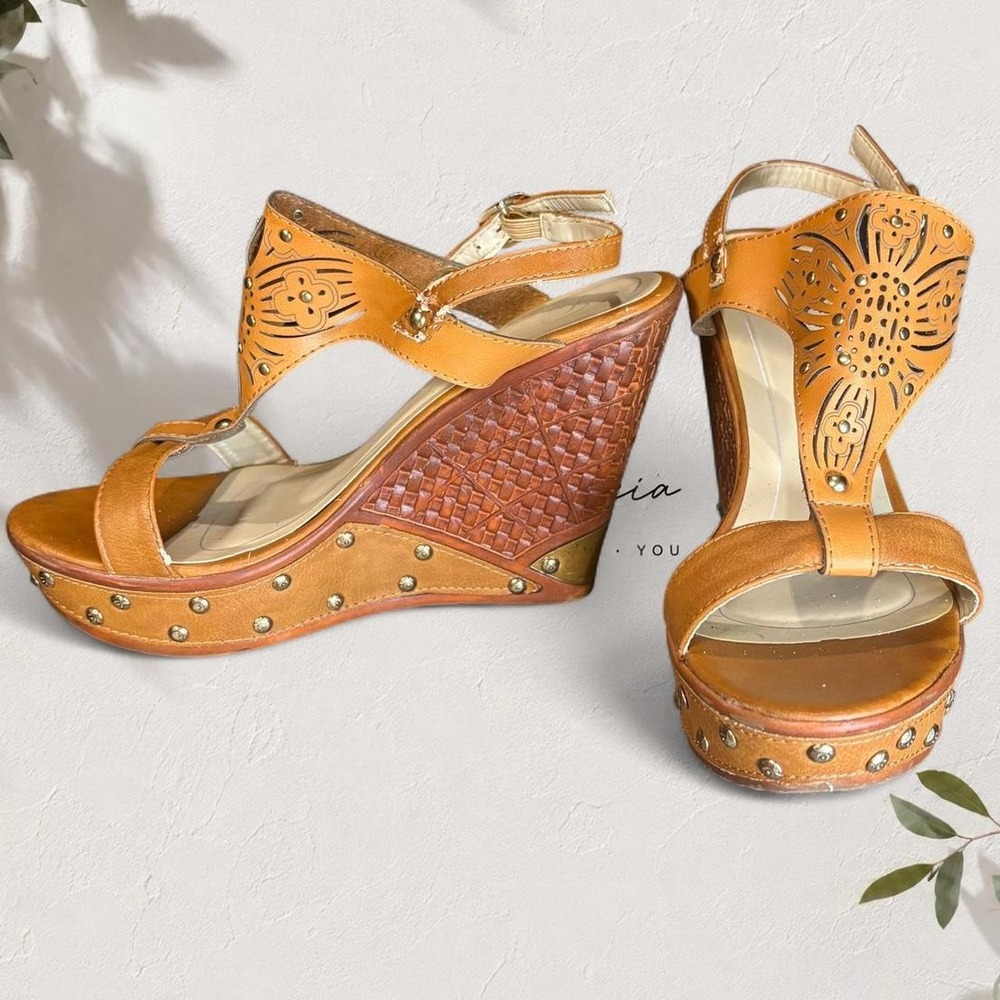 Rosette Brown Floral Cut-Out Studded Boho Wedge Sandals Size 8 Cognac Y2K Heel